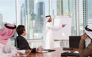 مقعدك في اجتماعات العمل يكشف الكثير عن دورك