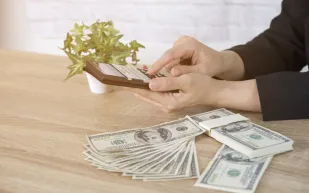 لا تخجل منها.. قل "أرغب في صنع الكثير من المال" ونفذها في 4 خطوات