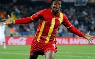 «آسامواه جيان» أعلى لاعبي العالم دخلاً.. لماذا بدد ثروته وتعرض للإفلاس؟