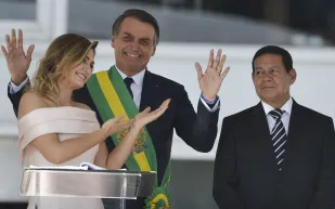 زوجة رئيس البرازيل الجديد تتحدث بلغة الإشارة (فيديو)