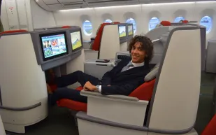 أليكس ماشيراس.. أصغر خبير طيران في العالم