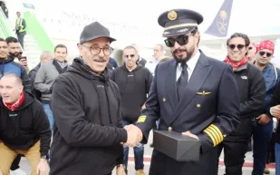 مطار نيوم يستقبل أولى رحلاته الجوية (صور) 