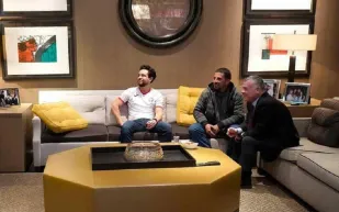 لماذا دعا ملك الأردن عامل نظافة إلى القصر الملكي؟