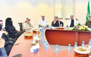 هيئة الصحفيين تستعرض جهودها لتطوير المهنة أمام وزير الإعلام