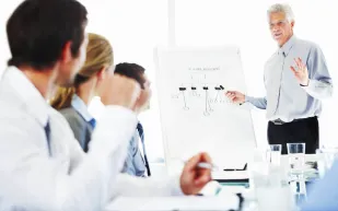 حتى لا تتكبد شركتك خسائر فادحة.. كيف تختار المدير الناجح وتتجنب الفاشل؟