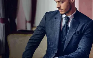 نصائح سريعة للتألق بالبدلة المخملية (صور)