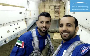 رائدا الفضاء الإمارتيان يتدربان على انعدام الجاذبية ( فيديو)
