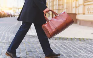 ماركات مميزة للحقائب الرجالي بالرياض