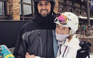 ابنة بيل جيتس في مهمة على الجليد مع صديقها المصري لـ48 ساعة (صور)