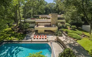 «Fallingwater» تحفة معمارية مخفية في قلب الغابات