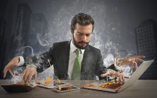 بين هنا وهناك.. كيف يؤثر تعدد المهام على إنجاز فريقك؟
