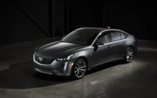 كاديلاك CT5.. سيارة فارهة جديدة مخصصة لرجال الأعمال (فيديو)