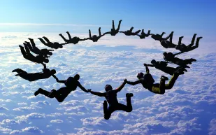 ماهي مهارة العمل ضمن فريق وكيف يمكنك تطويرها؟