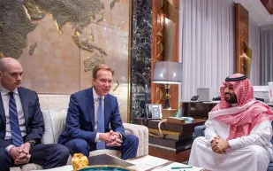 المنتدى يتطلع للسعودية.. هذا ما حدث في لقاء ولي العهد الأمير محمد بن سلمان ورئيس دافوس