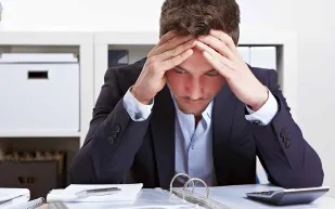 ماذا يحدث لجسدك عندما تعمل في وظيفةٍ تكرهها؟