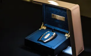 مرصعا بـ34 قيراطا من الألماس.. إليك أغلى مفتاح سيارة بالعالم في دبي