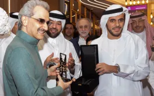 افتتاح أفخم دار سينما بالشرق الأوسط في الرياض.. وهذه رسالة الوليد بن طلال لولي العهد