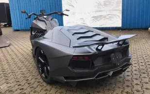 دراجة نارية بخلفية لامبورجيني تفوق قوتها أحدث السيارات الرياضية (صور)