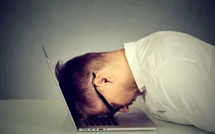 7 مؤشرات تؤكد أنك تكره وظيفتك.. انتبه إليها