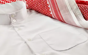 الجودة والأصالة.. عليك اقتناء ثوب عربي فاخر لهذه الأسباب