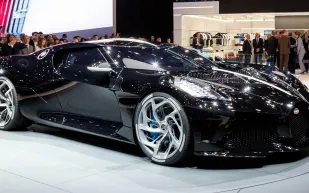 بسعر خيالي.. مواصفات سيارة رونالدو الأغلى في التاريخ (فيديو)