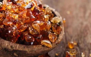 هل جربت الاستفادة من فوائد الصمغ العربي؟