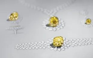 دار معوض تكشف عن طقم "معوض دراغون".. يضم أكبر ألماسة صفراء زاهية بشكل بريليانت دائري في العالم