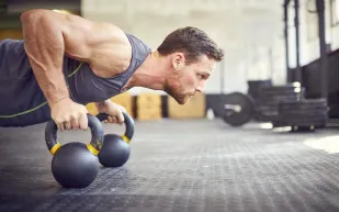 لقوام مثالي.. تمارين بسيطة لتقوية عضلات الصدر.. احرص عليها في المنزل