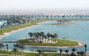 «مدن» أكبر بحيرة اصطناعية في السعودية.. إعادة تعريف لمعايير الرفاهية