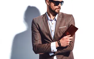 أفخم 8 محافظ جلدية رجالية بأقل من 500 ريال