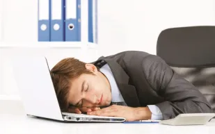 إنفوجراف| ما الذي دفع الشركات العالمية للسماح بالقيلولة؟