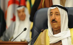 ماذا قال "الديوان الأميري" عن تطورات الحالة الصحية لـ"أمير الكويت"؟