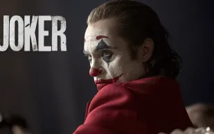 قصة فيلم الجوكر "Joker" .. كيف اكتسب "قاتل الأبرياء" تعاطف المشاهدين في الجزء الأخير؟
