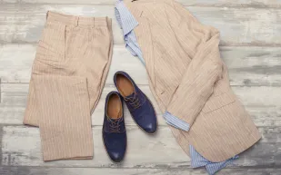 لطلة أنيقة ومميزة.. البدلة الكتان اختيارك الأمثل