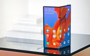 سعر ومواصفات Huawei Mate X.. وأهم مميزات وعيوب الهاتف القابل للطي 