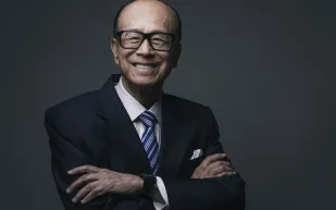 رحلة أغنى رجال الأعمال في هونغ كونغ .. لي كا شينغ "سوبر مان آسيا" من القاع إلى القمة