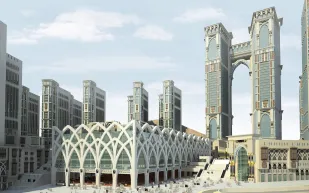 على ارتفاع 165 مترا.. كيف شيدت المملكة أعلى مصلى معلق في العالم؟