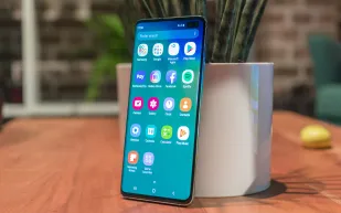هل يكون Galaxy S11 Plus هاتف سامسونج الجديد القابل للطي؟