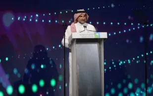 أكبر شركة مدرجة في العالم.. انطلاق تداولات أرامكو في السوق المالية السعودية «فيديو»