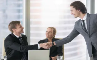 تستعد لإجراء مقابلة شخصية؟ إليك أبرز الأسئلة الشائعة  التي تساعدك على نيل الوظيفة