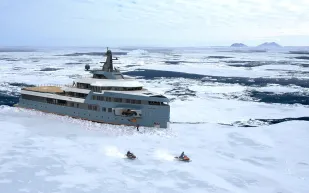 أول يخت كاسر للجليد في العالم «فيديو»
