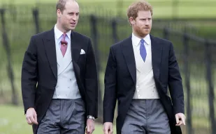 قبل اجتماع «حسم مصير هاري».. ماذا قال الأمير ويليام عن قرار تنحي شقيقه؟