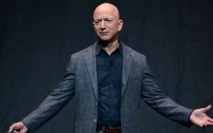 أغنى رجل في العالم يطلب التبرع لموظفيه..كيف كان رد الفعل؟