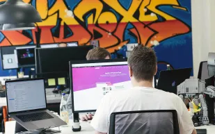 سجلت أرقاماً قياسية ..التطبيقات الأكثر تحميلاً في زمن الكورونا