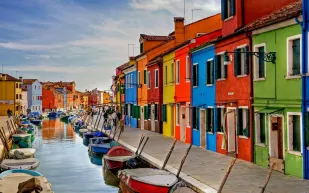 للباحثين عن البهجة.. جولة في أجمل المدن الملونة حول العالم