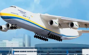 أكبر طائرة في العالم تشارك في مهمة إنسانية (فيديو)