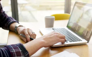 كيف تختار متصفح الويب المناسب أثناء العمل من المنزل؟