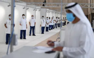 نظارة ذكية.. سلاح دبي لمواجهة كورونا (فيديو)