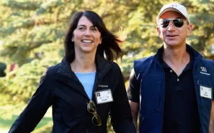 أمازون ترفع «ماكينزي» للمركز الرابع كأغنى امرأة في العالم