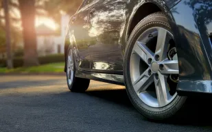 نصائح سريعة لإطالة عمر إطارات السيارات